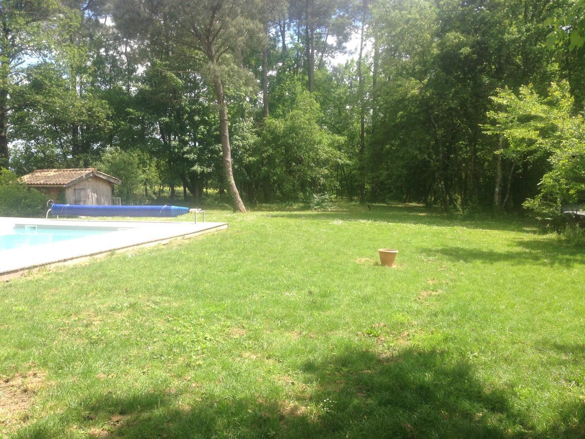 Domaine De Giron Bed & Breakfast Moulis-en-Medoc Exterior photo