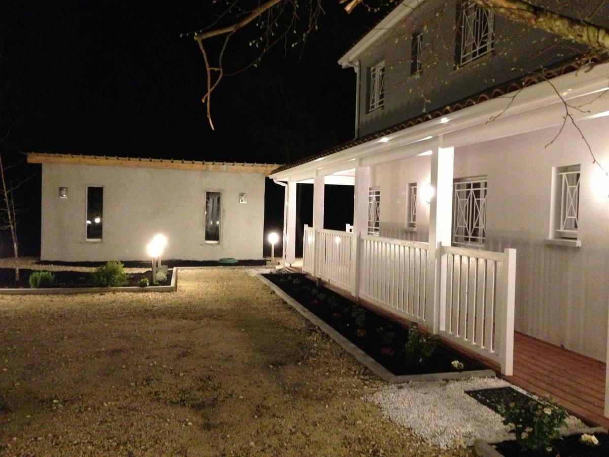 Domaine De Giron Bed & Breakfast Moulis-en-Medoc Exterior photo
